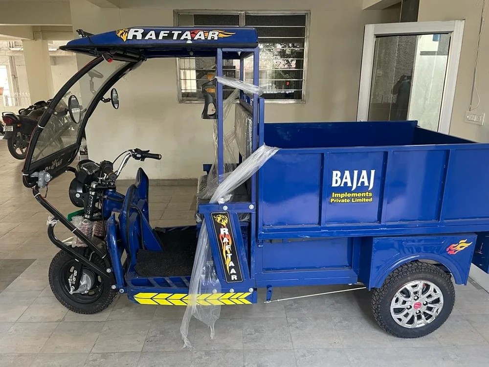 Indian electric rickshaw last mile fleet